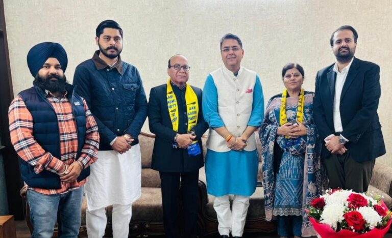 Mayor Jagdish Raja joins AAP